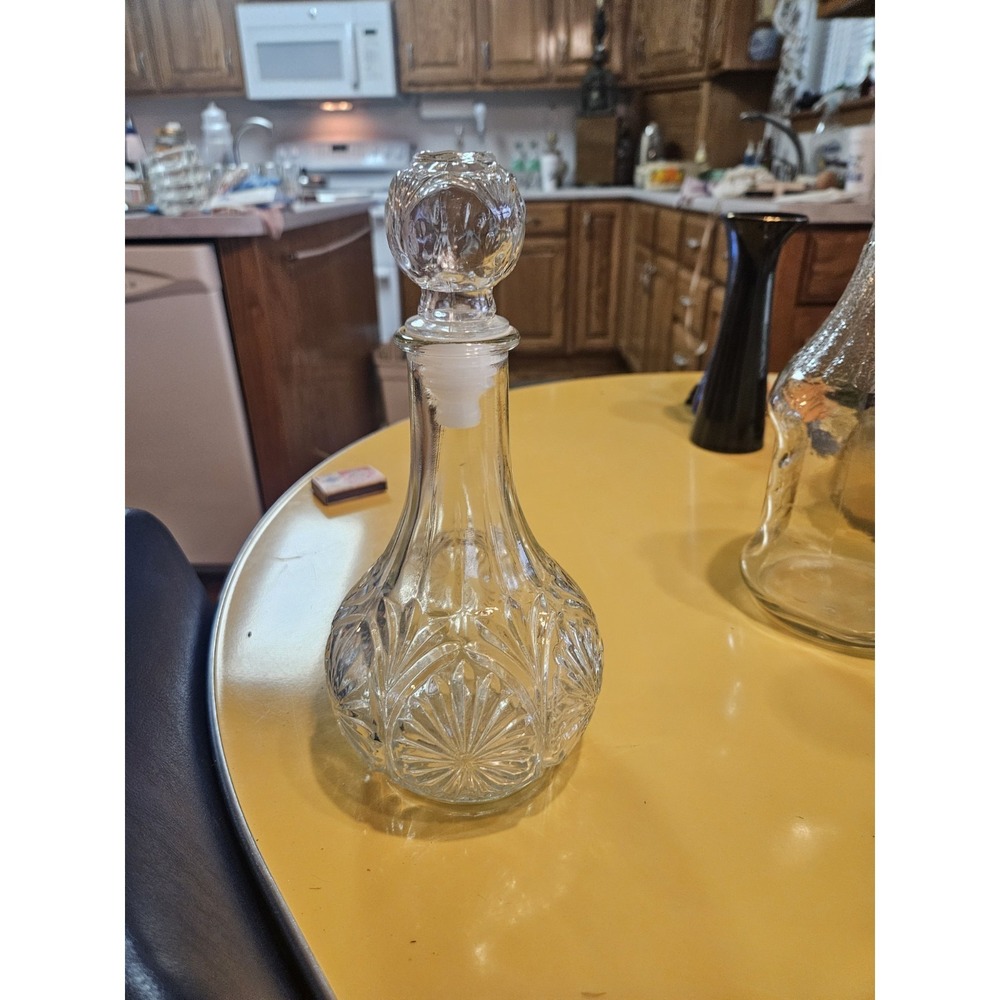 Vintage Anchor Hocking‎ Clear Glass 10" Liquor Decanter w/Starburst Design